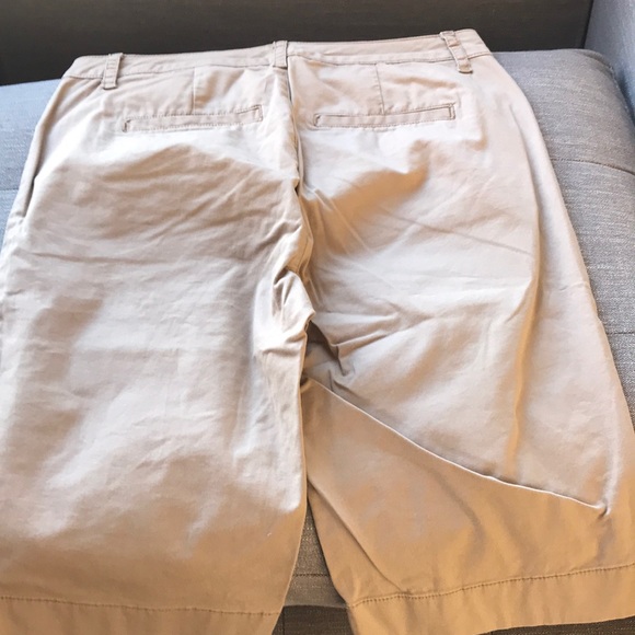 Jones New York size 4 trouser shorts - Picture 3 of 3